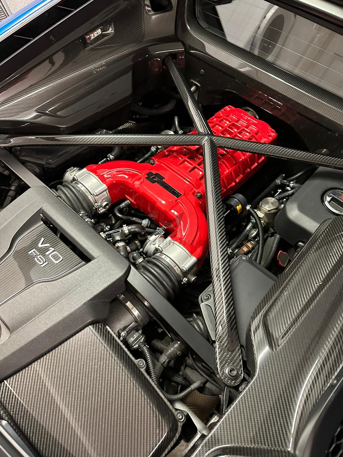 V10 Carbon Engine Brace – Audi R8 & Lamborghini Huracan Engine Bay Cross Bar Upgrade