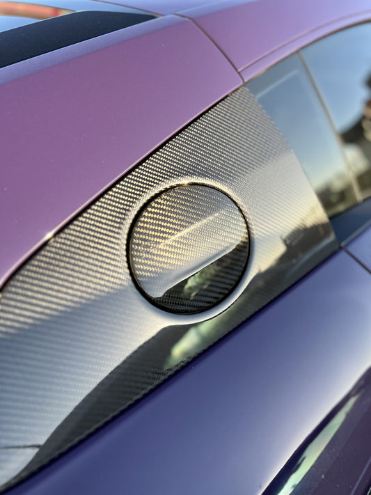 R8 CARBON FUEL CAP - AUDI R8 GEN 2 DRY CARBON FIBRE FUEL DOOR UPGRADE