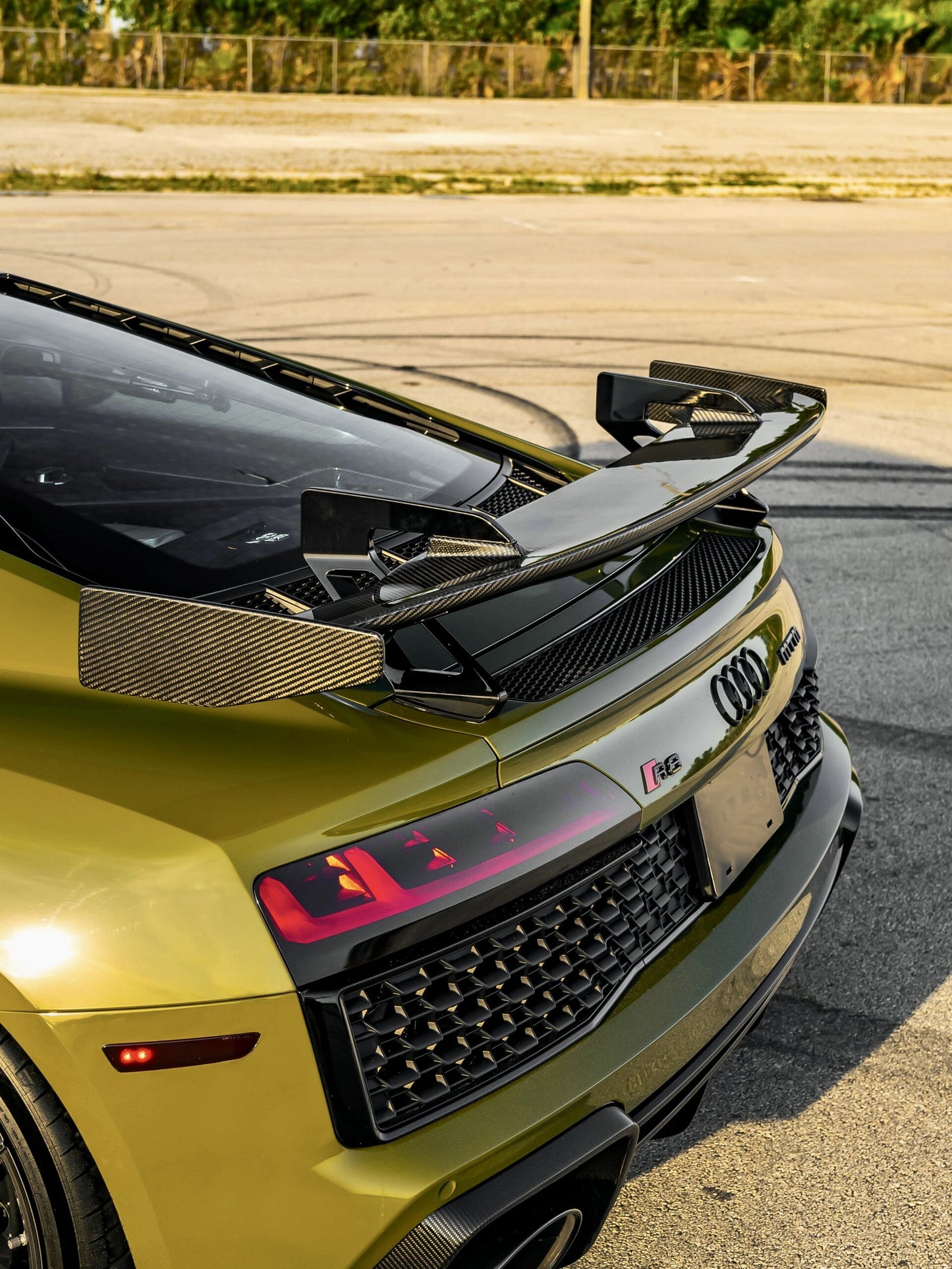 R8 GEN 2 CARBON SPOILER – AUDI R8 GEN 2 DRY CABON FIBRE SPOILER/WING AP DESIGN 2016+