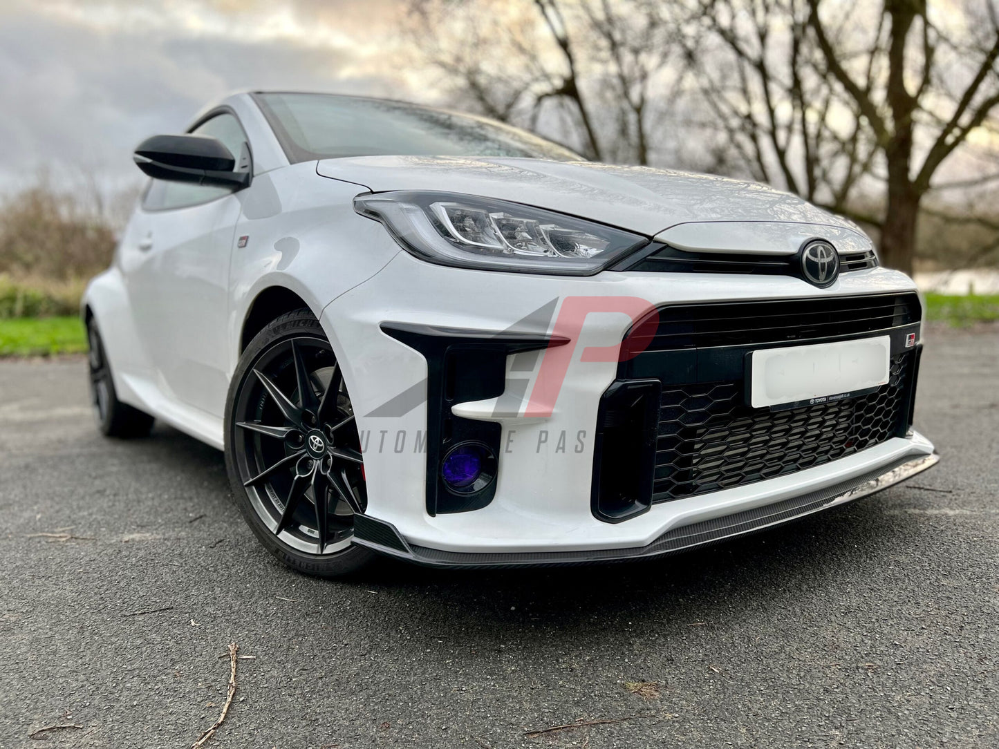 Yaris GR Carbon Splitter – Dry Carbon Front Lip for Toyota GR Yaris