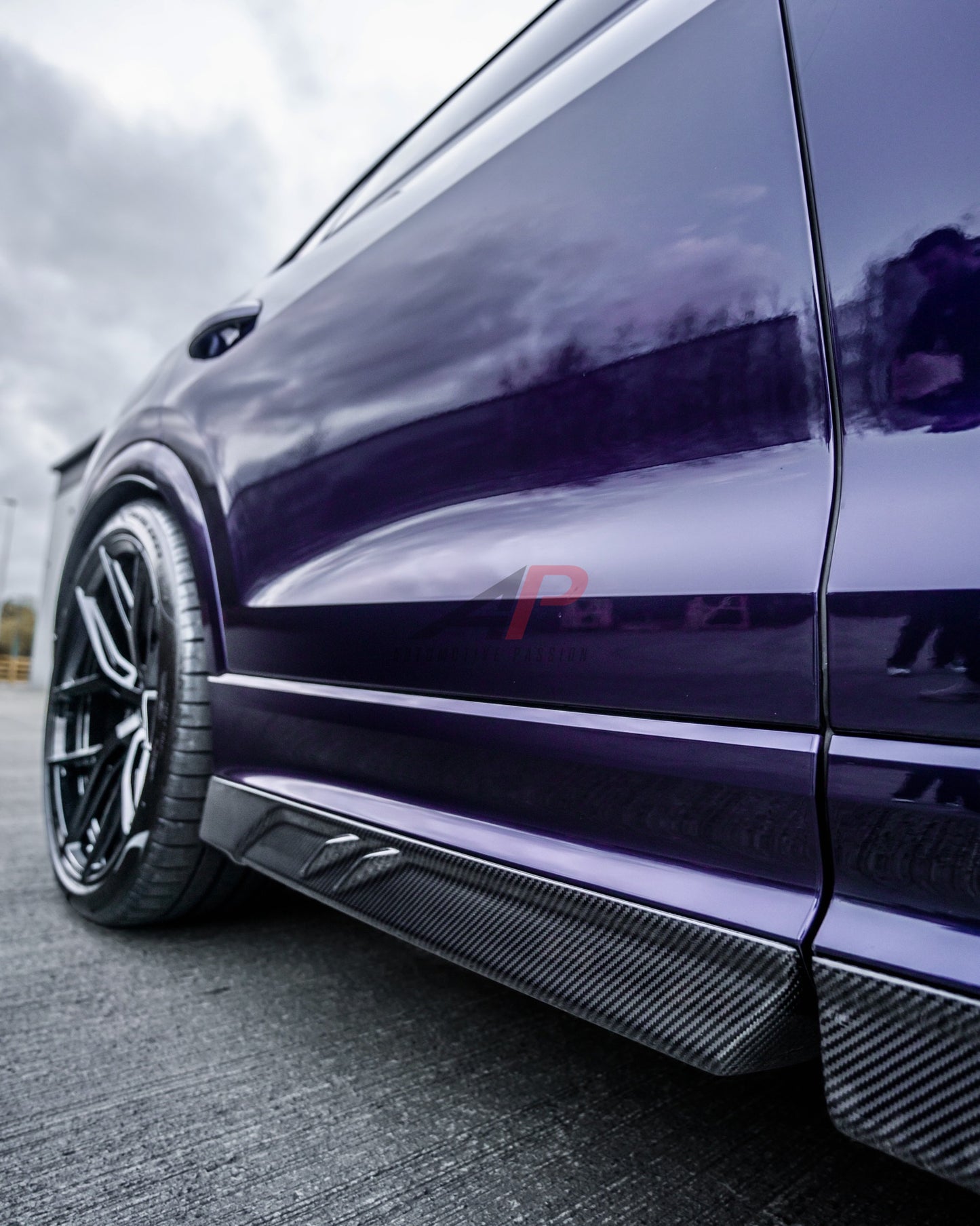 RSQ8 Carbon Side Skirts – Audi RSQ8 Dry Carbon Fibre Side Extensions