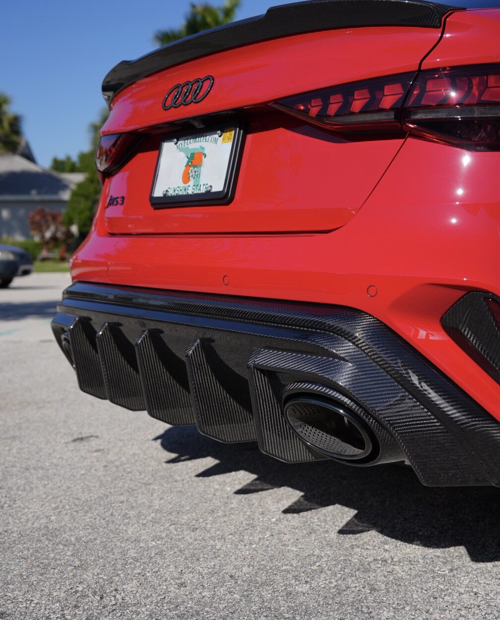 AUDI RS3 8Y GEN 2 - CARBON CENTRE REAR DIFFUSER V1 (FL GEN 2 8.5)