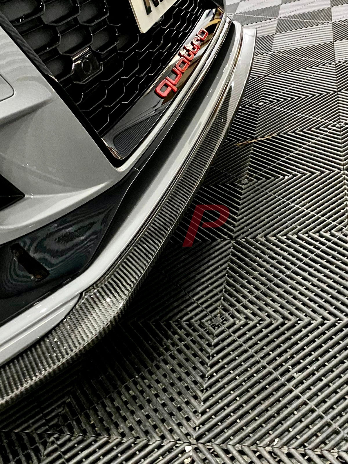 Audi RS3 8V Dry Carbon Splitter