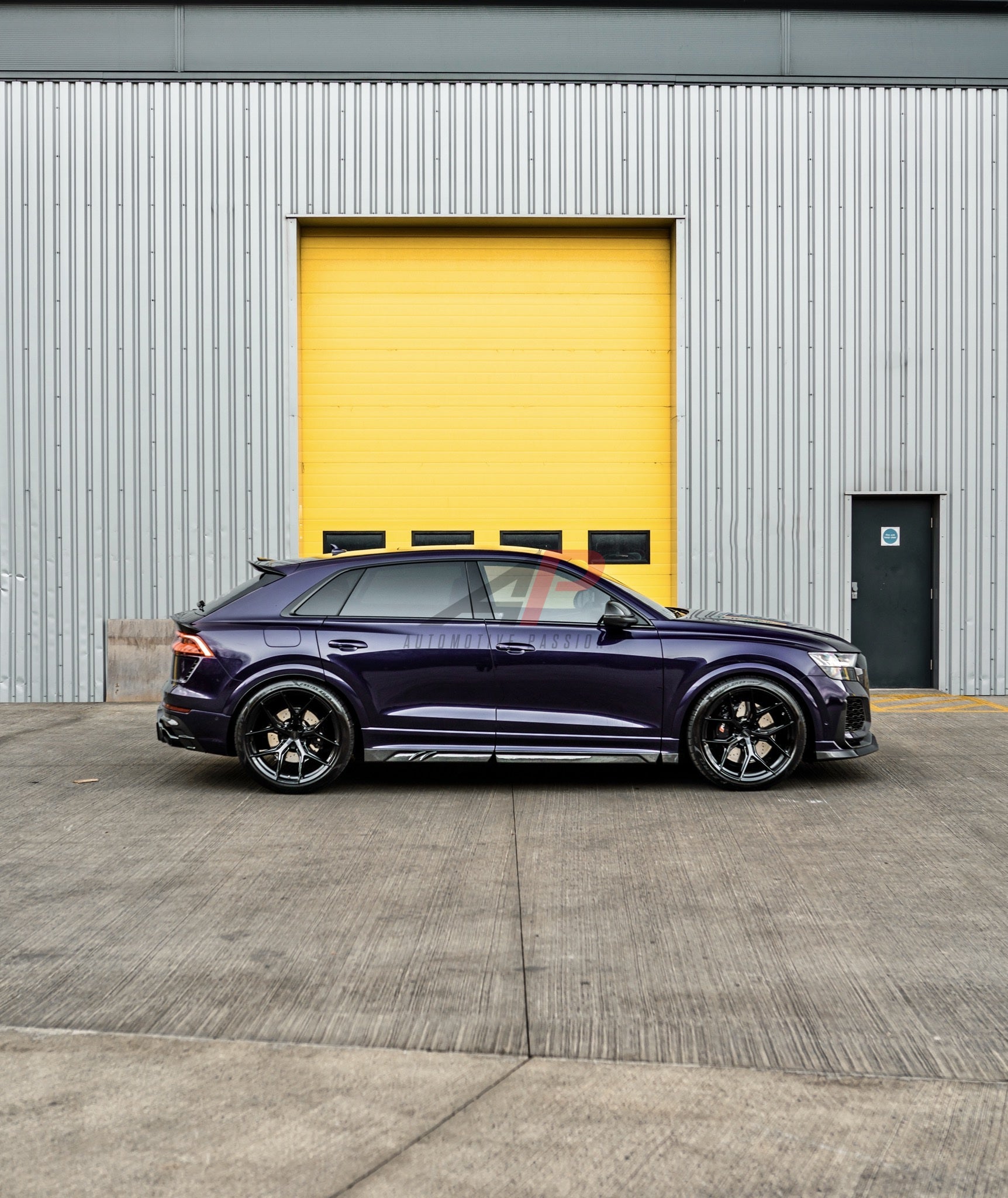 RSQ8 Carbon Side Skirts – Audi RSQ8 Dry Carbon Fibre Side Extensions