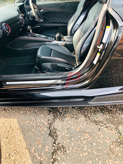 TT Side Skirts – Carbon Fibre Aero Extensions for Audi 8S Pre-Facelift