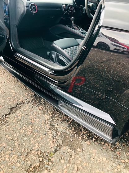 TT Side Skirts – Carbon Fibre Aero Extensions for Audi 8S Pre-Facelift