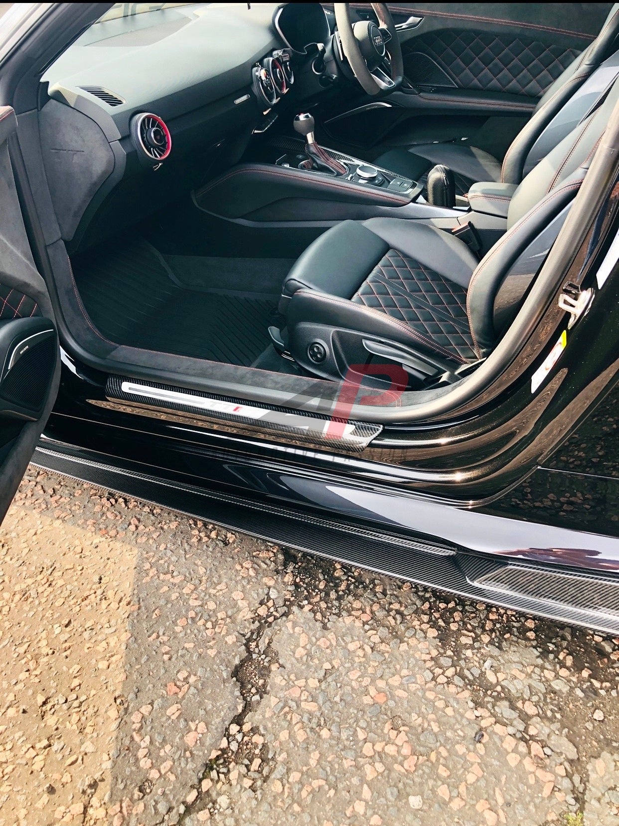 TT Side Skirts – Carbon Fibre Aero Extensions for Audi 8S Pre-Facelift