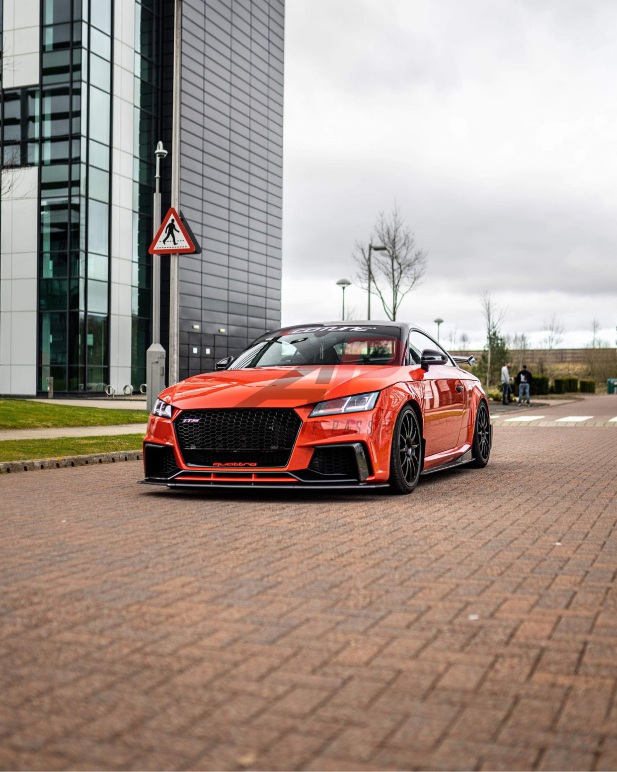 TTRS L Front Blades – Dry Carbon Aero Blades for Audi 8S Pre-Facelift
